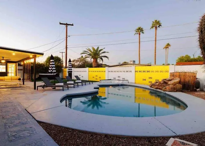 Fun Pool With Outdoor Shower.bar.close To Old Town Tempe