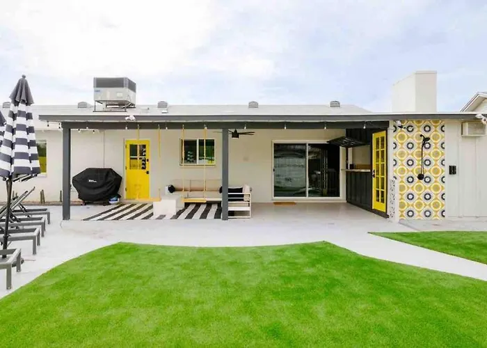 Fun Pool With Outdoor Shower.bar.close To Old Town Tempe