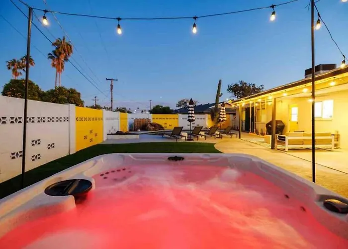 Fun Pool With Outdoor Shower.bar.close To Old Town *