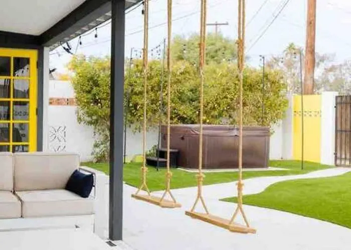 Fun Pool With Outdoor Shower.bar.close To Old Town Tempe